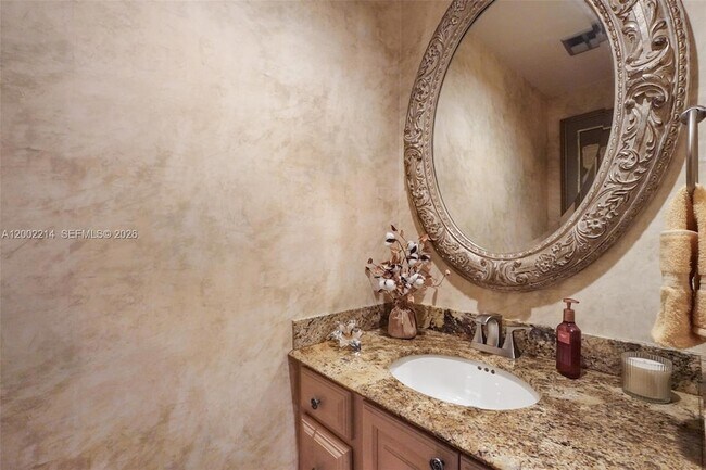 Building Photo - 6975 Bianchini Cir