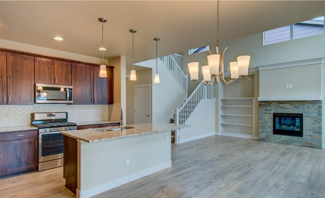 Building Photo - Gorgeous 4 Bed, 3.5 Bath Home | 3,100+ Sq ...