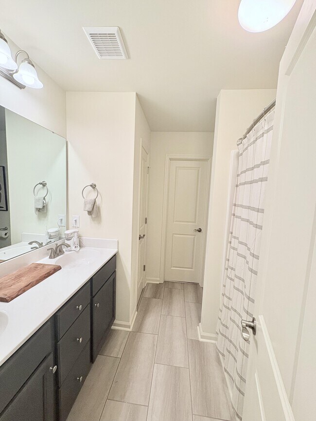 Building Photo - 456 Sullivan Loop Rd