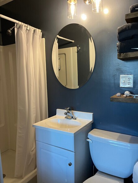 Building Photo - 1919 Spring St