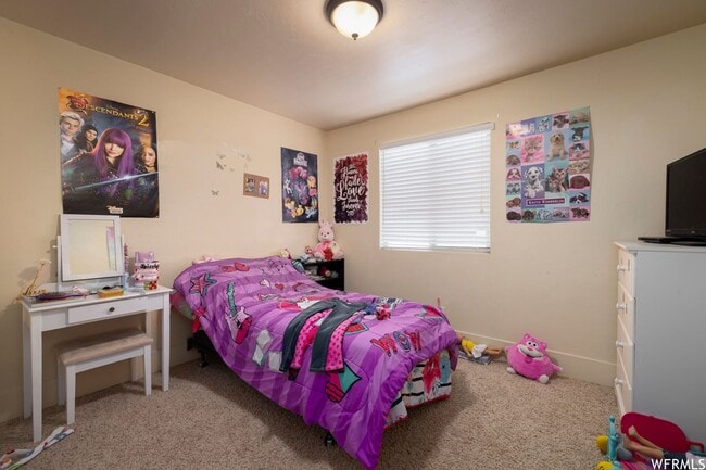 Building Photo - Spacious Vernal Townhome