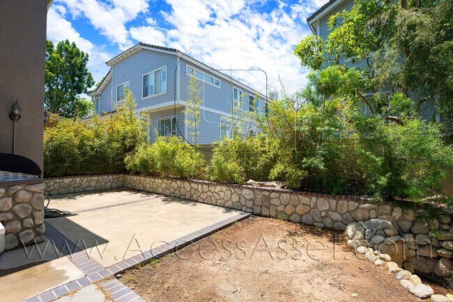 Building Photo - 3410 E Salisbury Cir