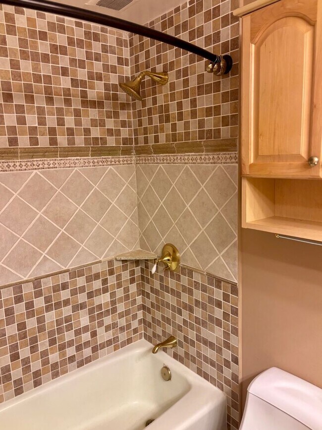 Building Photo - Available Now | 2 Bedroom, 2 bathroom, 1 a...