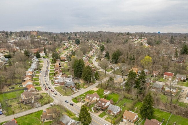 Building Photo - AVAILABLE JULY 1ST!! GORGEOUS 3 BED / 2 BATH HOME IN PENN HILLS!