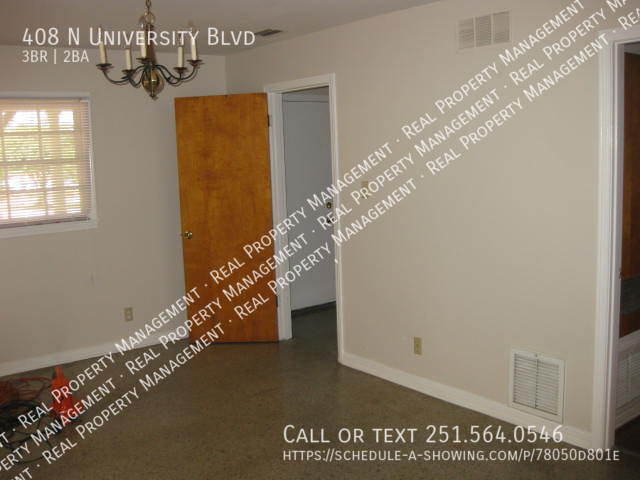 Building Photo - Near Univ South Alabama, 3 Bedroom 1.5 Bat...