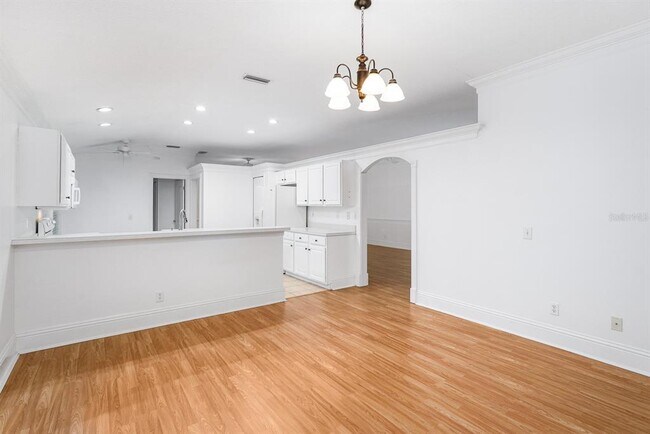 Building Photo - 295 Fareham Dr