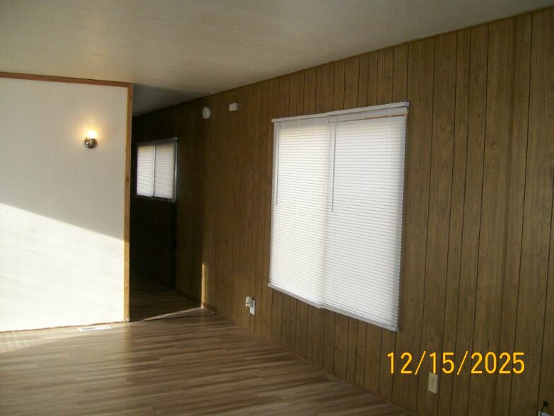 Building Photo - 13 Travertine Ln