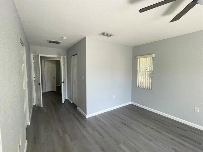 Building Photo - 6301 Landings Terrace