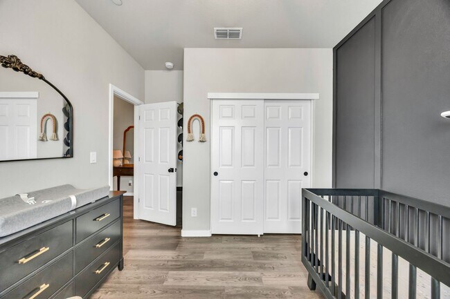 Building Photo - Newer Home on Large Corner Lot with Lots of Natural Light!