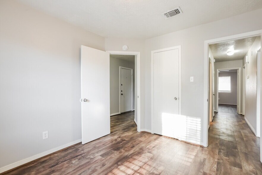 Building Photo - 12335 Kings Chase Dr