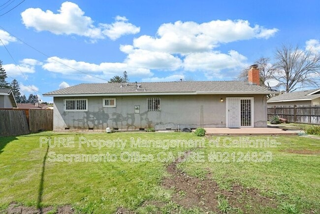 Building Photo - 2140 W La Loma Dr