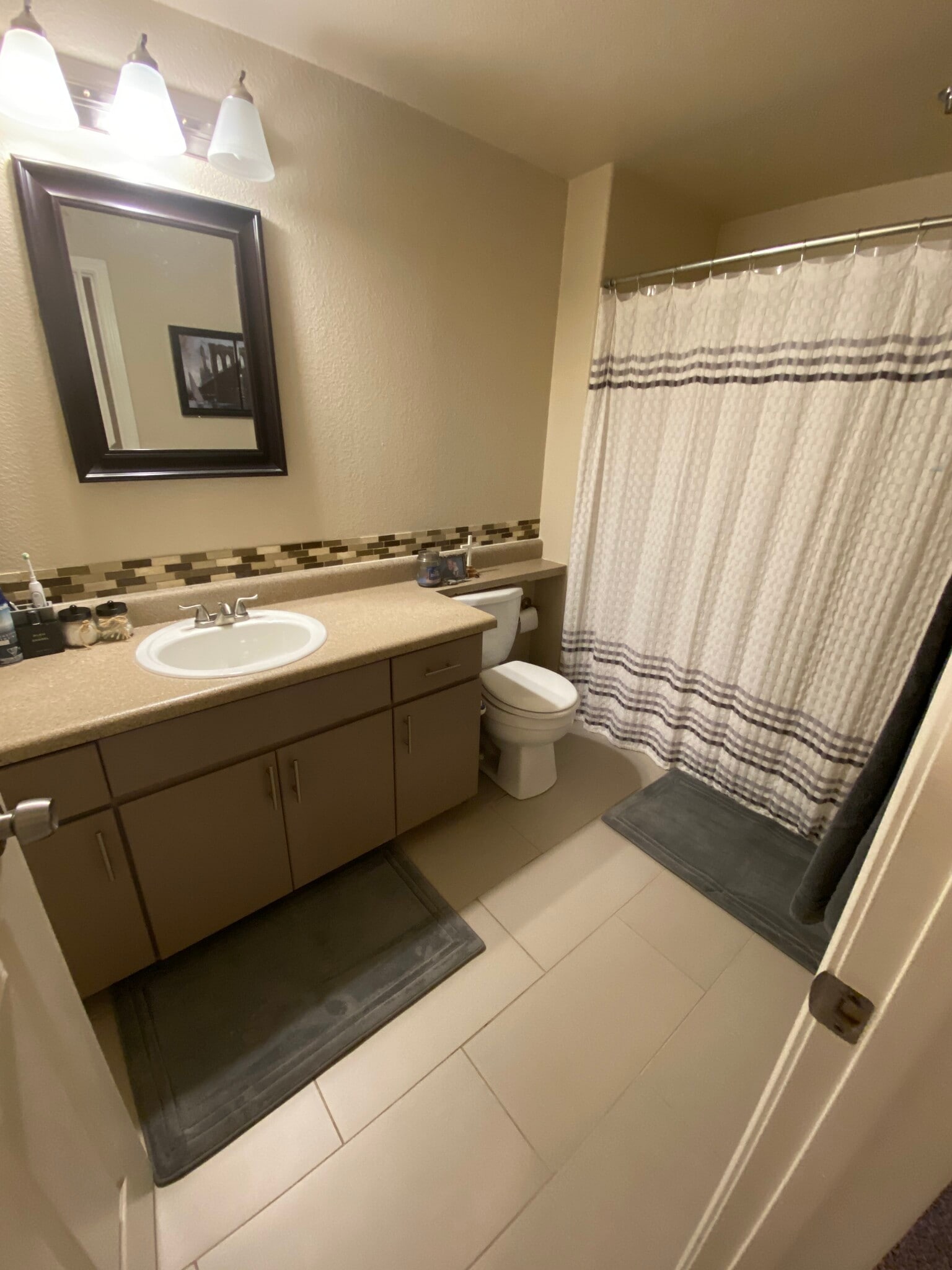 2nd Bathroom - 1641 W Canal Cir, 735