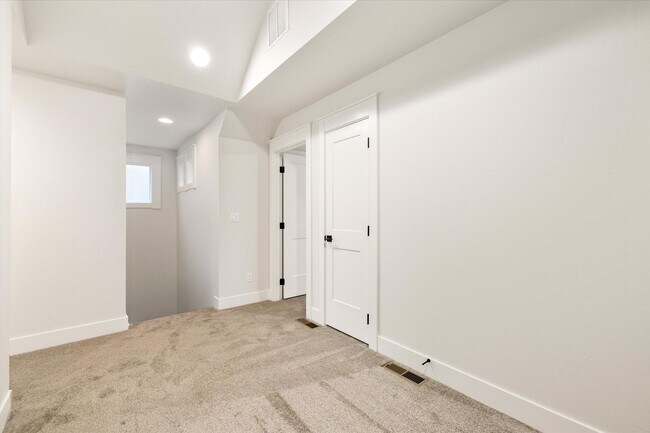 Building Photo - 3903 W Spring House Ln
