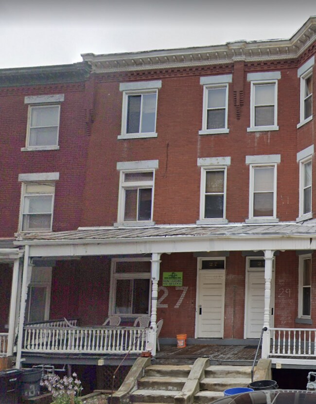 Building Photo - 27 Welsford St