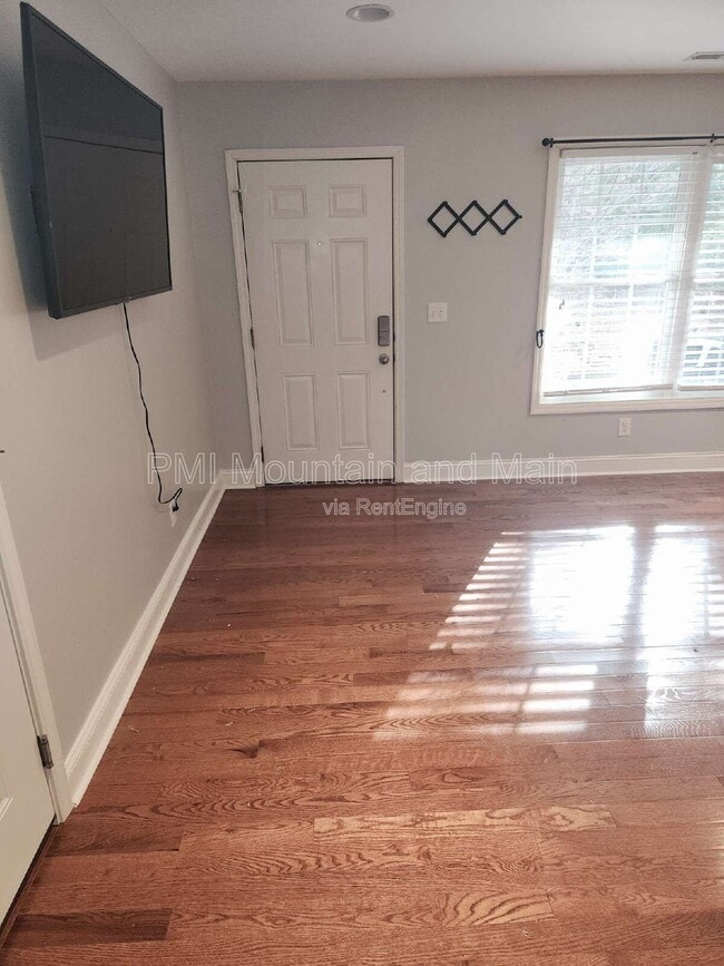 Building Photo - 52 Kirby Rd