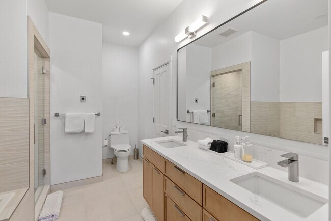 Building Photo - 113 Lost Creek Ln