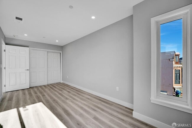 Building Photo - 1640 Taraval St