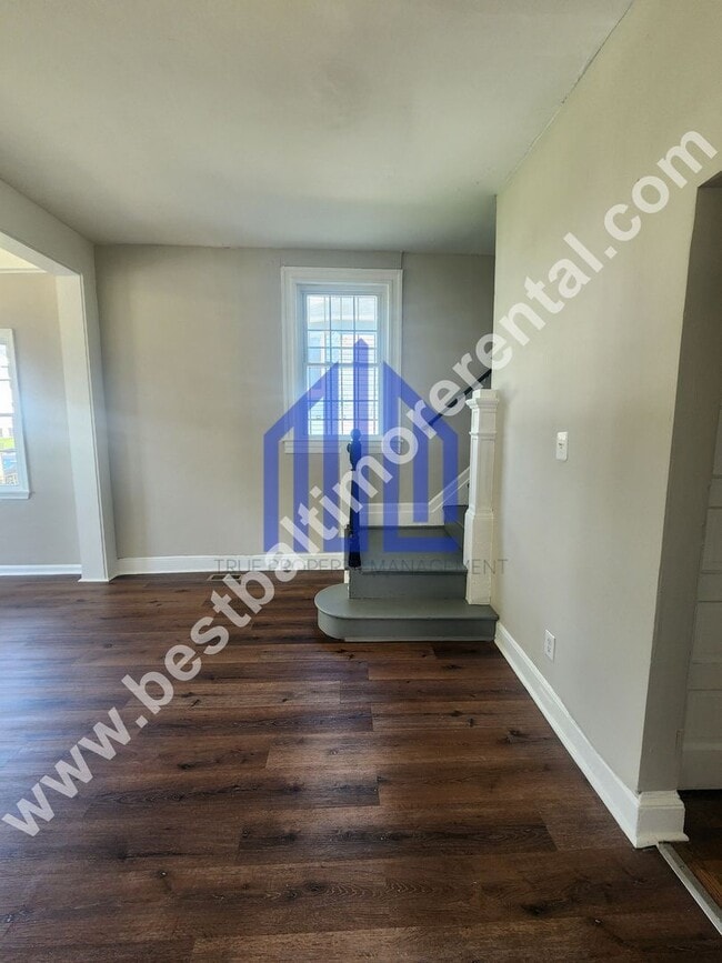 Building Photo - Spacious 8 Bedroom Single Family House in ...