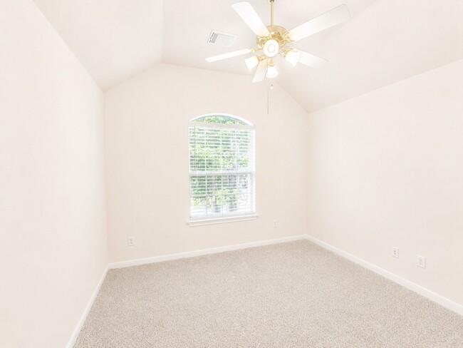 Building Photo - 98 W Knightsbridge Dr