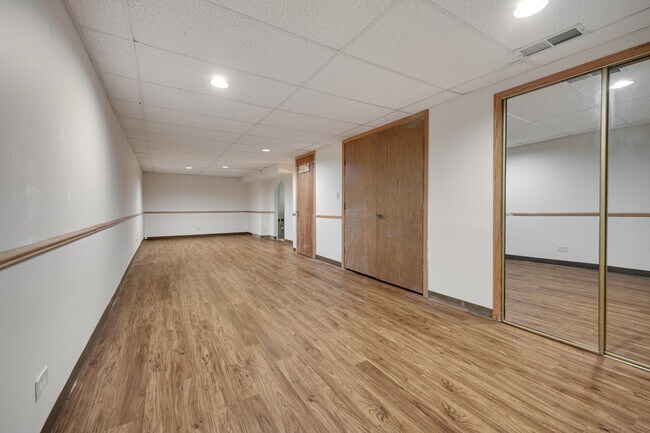 Building Photo - 1525 Columbia Ct