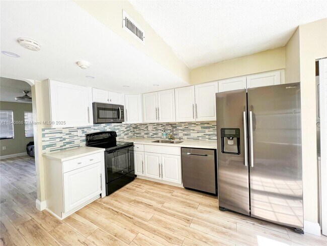 Building Photo - 5808 W 18th Ave