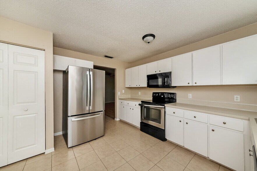 Building Photo - 4208 76th Dr E
