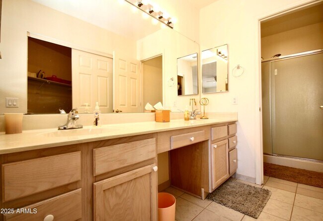 Building Photo - 6973 S Oakmont Dr