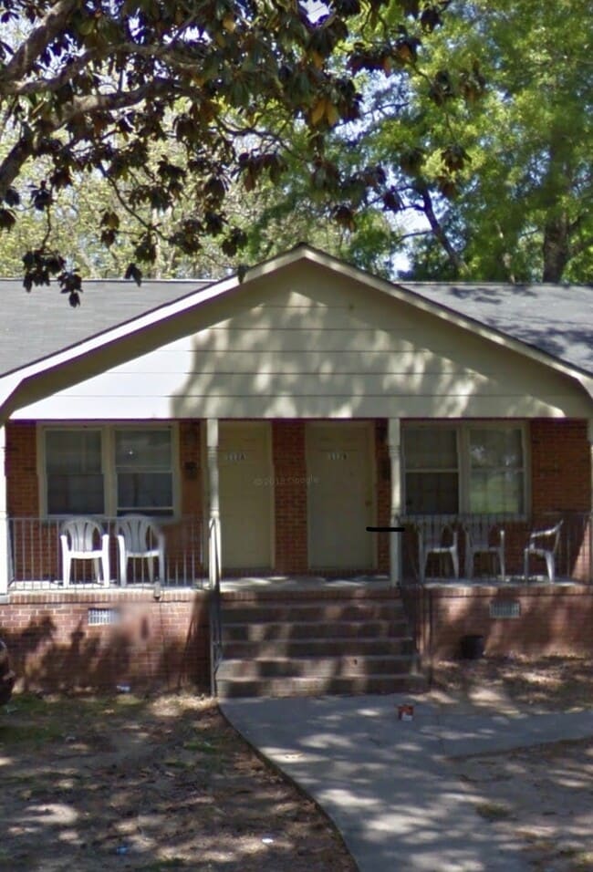 Building Photo - Russell's Chester Duplexes