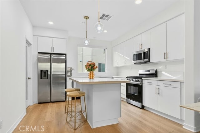 Building Photo - 14130 Bay