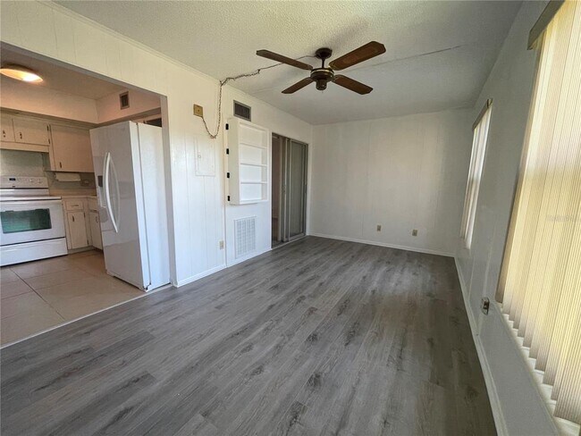 Building Photo - 2359 Finlandia Ln