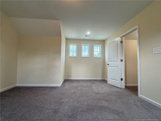 Building Photo - 185 Ledgebrook Ln