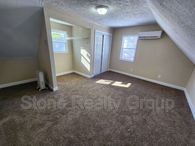 Building Photo - 624 S 8th St