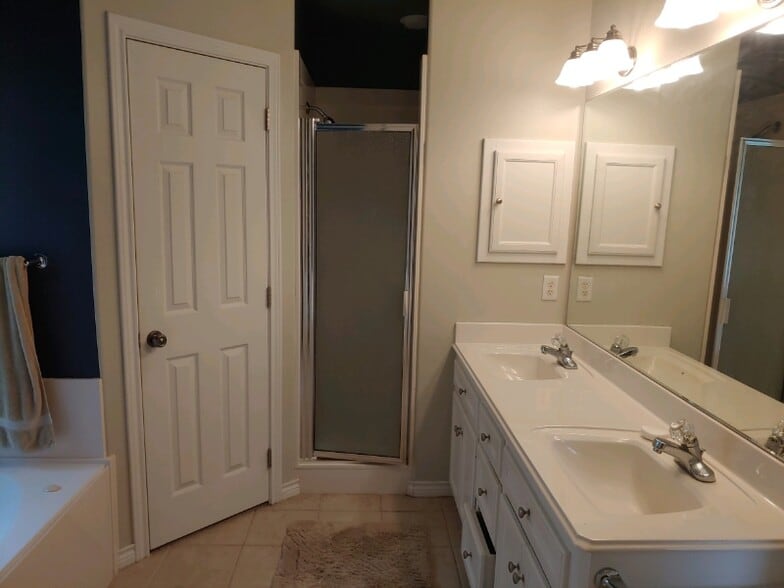 Building Photo - 2383 Kendal Green Cir