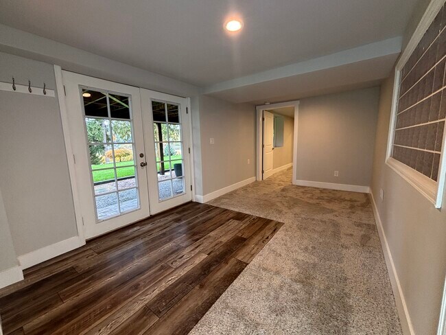 Building Photo - 8582 Long Lake Rd SE