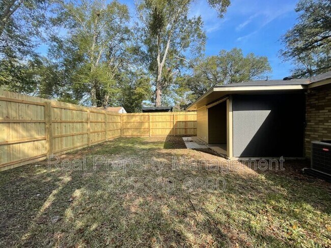 Building Photo - 4225 W Central Ave