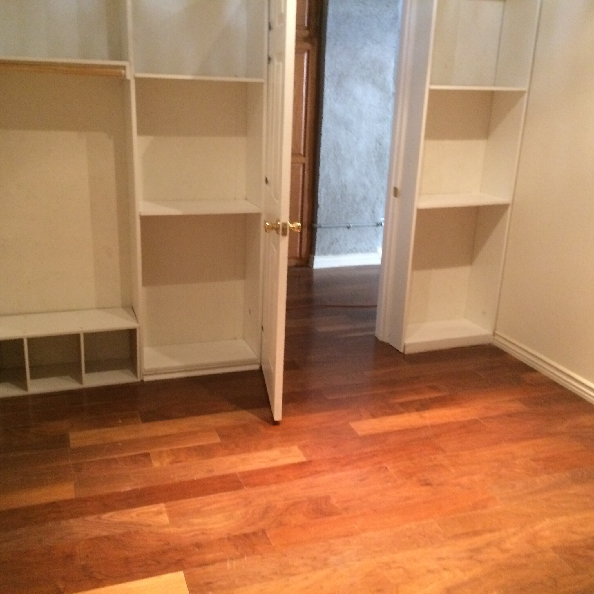 Building Photo - 312 W 5th St