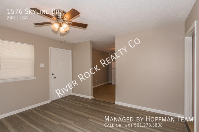 Building Photo - 1576 Skyline Dr