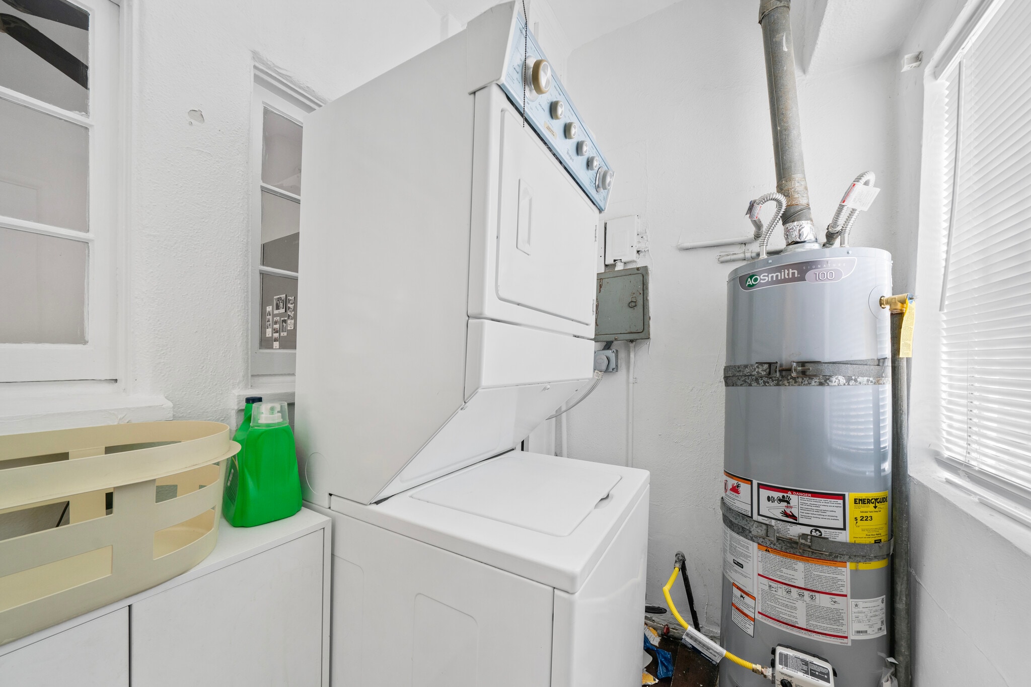 Building Photo - 5173 Pickford St