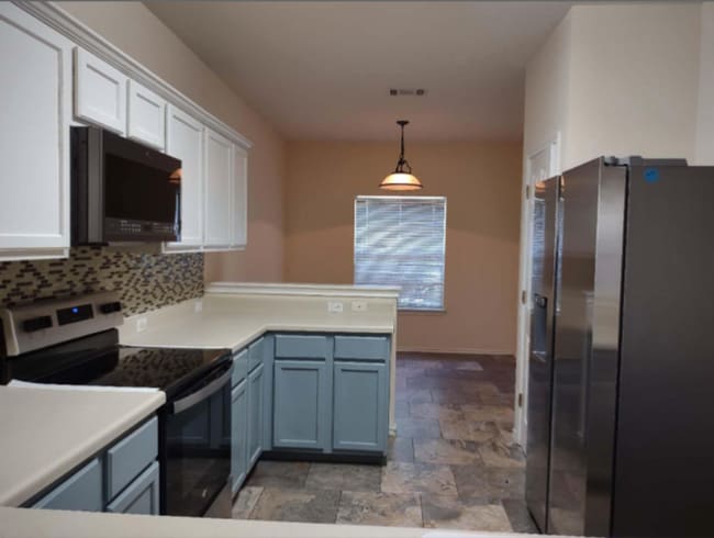 Building Photo - 18208 Maxa Dr