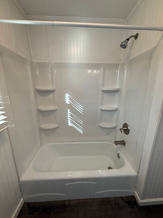 Building Photo - Home in Kuttawa