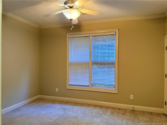 Building Photo - 210 Fountainhead Ln