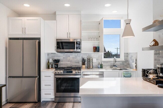 Building Photo - 4613 Dayton Ave N