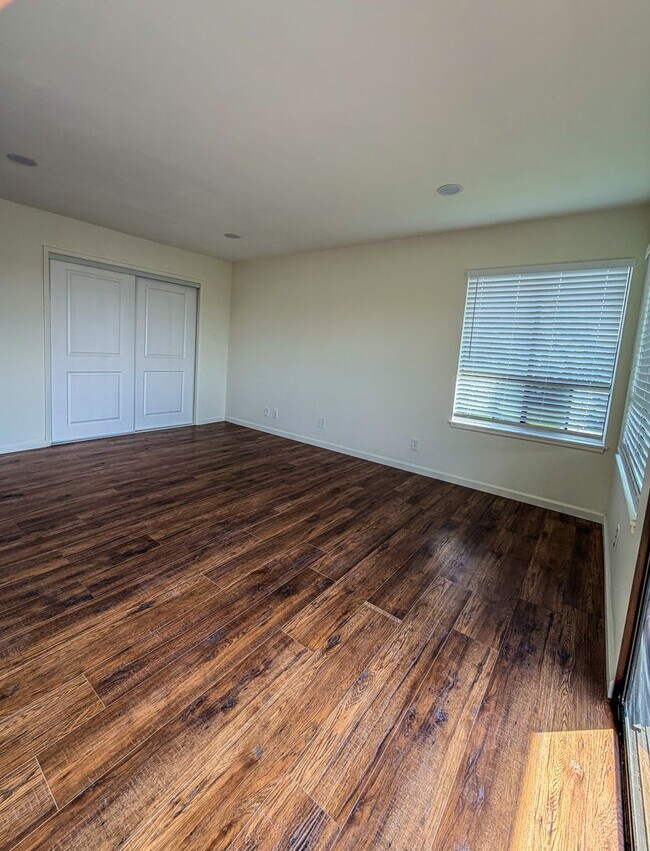 Building Photo - 801-803 N M Street