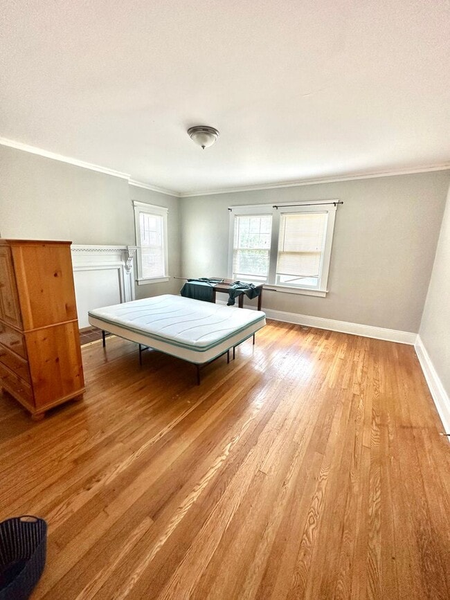 Building Photo - 2284-6 South Overlook Road