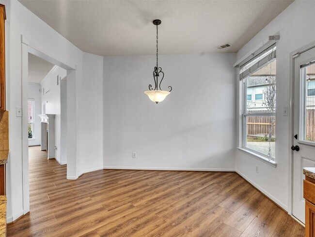 Building Photo - 9915 Valance Way