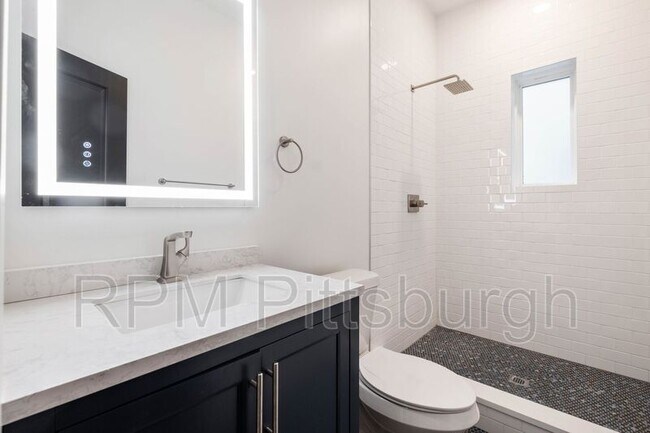 Building Photo - 161 Morewood Ave