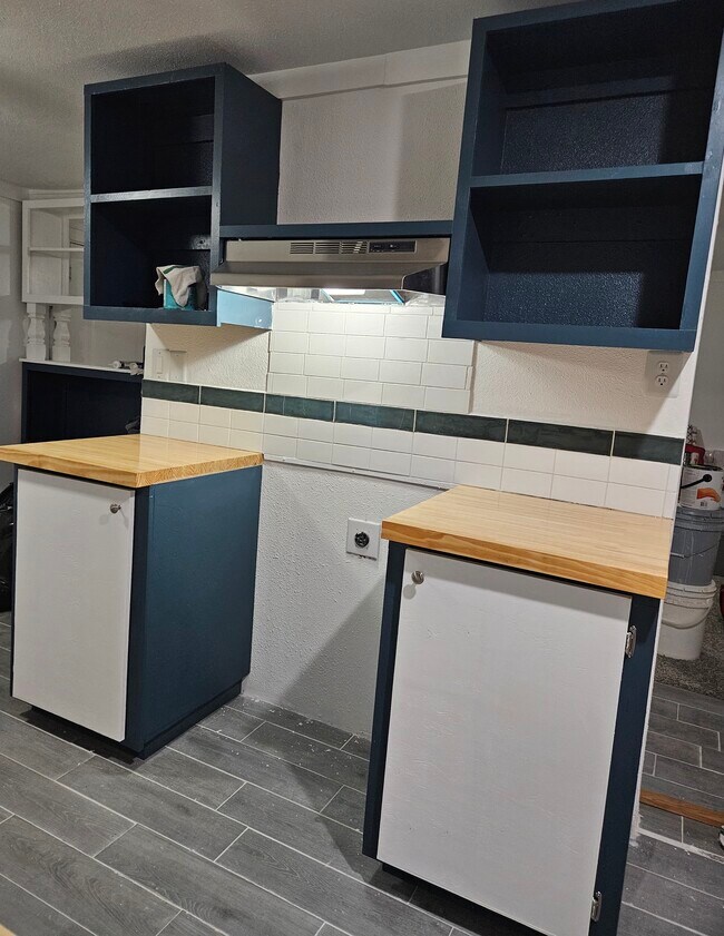 Building Photo - 118 Totem Pole St