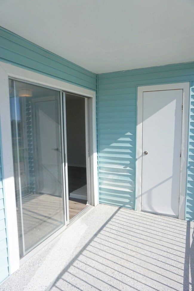 Building Photo - 18617 Egret Bay Blvd