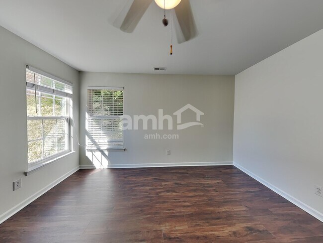 Building Photo - 3007 Linstead Dr