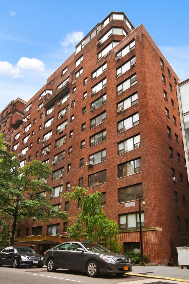 Building Photo - 30 E 37th St
